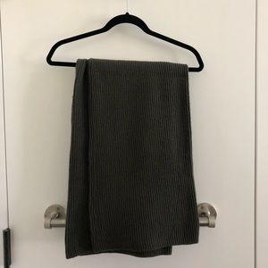 Genuine People merino wool pants